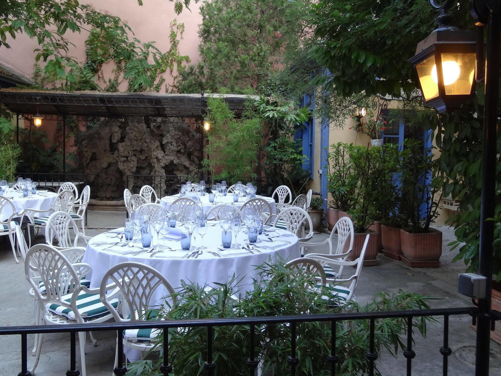 Hotel Moderne Et Pigeon Limoux Exterior photo